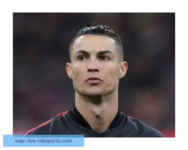 罗纳尔多效力AC米兰时身披几号球衣背后的故事解析与传奇意义